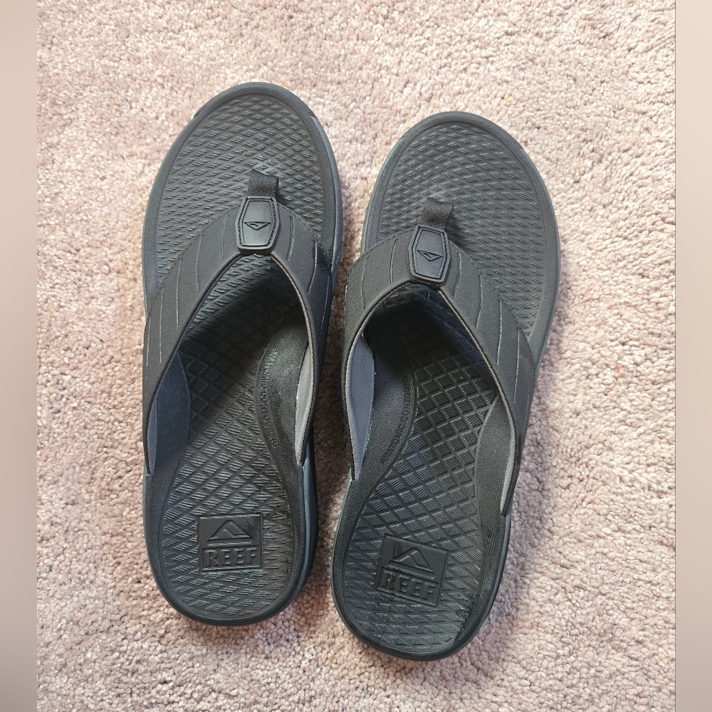 NEW REEF size 12 Sandals